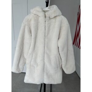 Women's creamy white coat. incredibly soft and warm.PRIMARK 2XS  (L69)